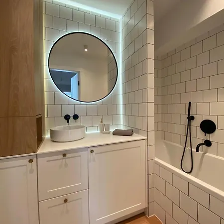 דירה Cozy Wooden